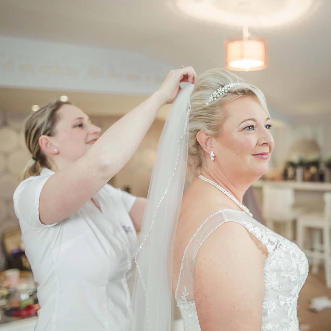 Attaching the veil 