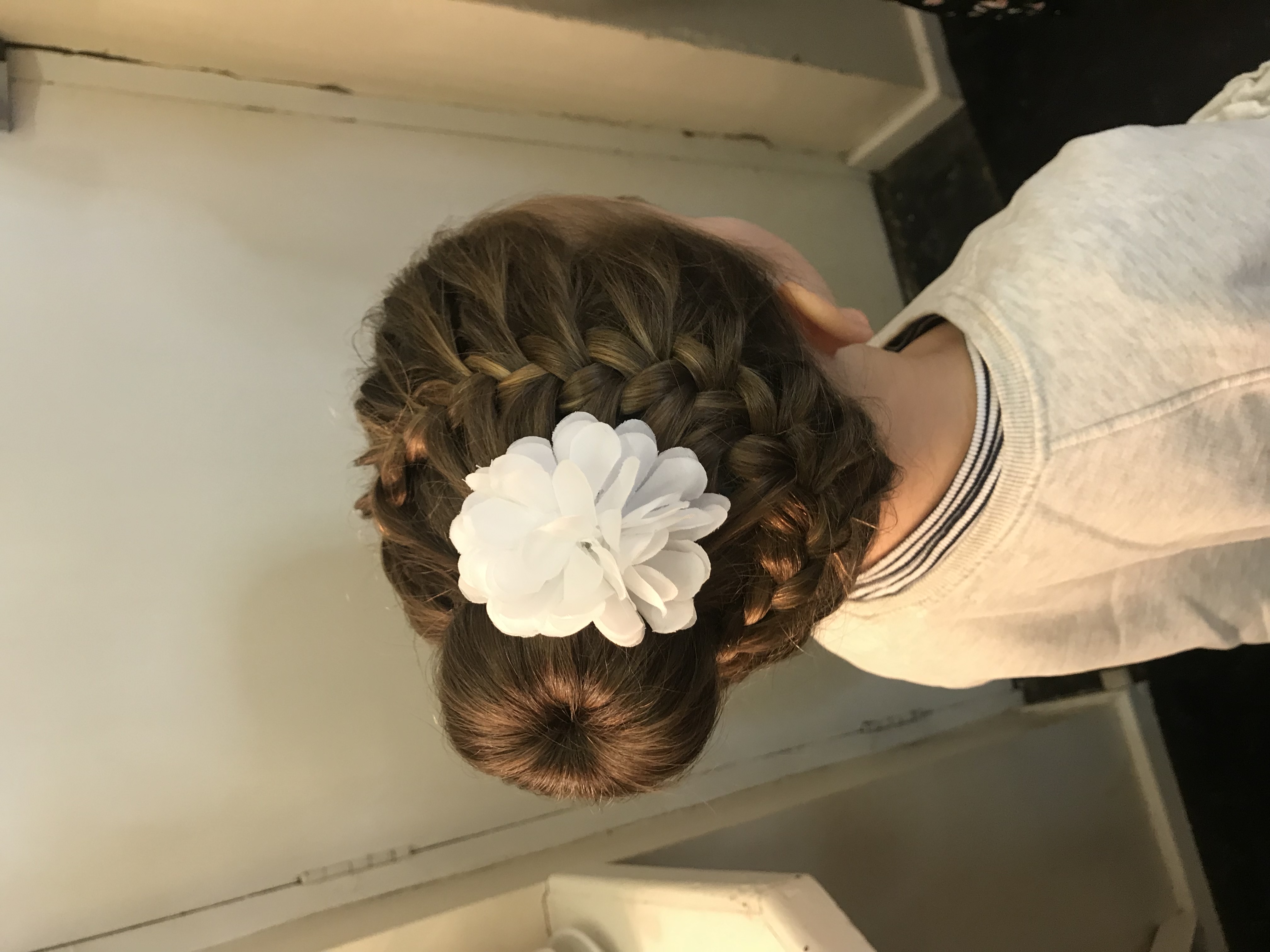 Flower girls, plaited  bun, flower 